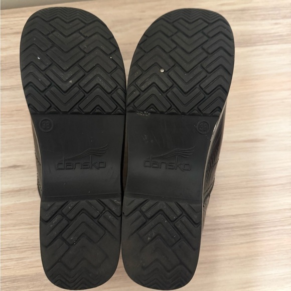 Dansko Professional Women's Clogs Brown Leather Tooled Embossed Stapled Size 38 - Picture 9 of 10